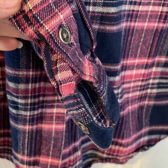 Ariat Women Size XS Pink and Blue Plaid Shirt - Picture 5 of 10